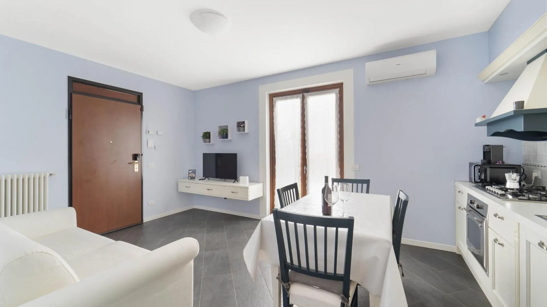 Belpaese Apartment Колико