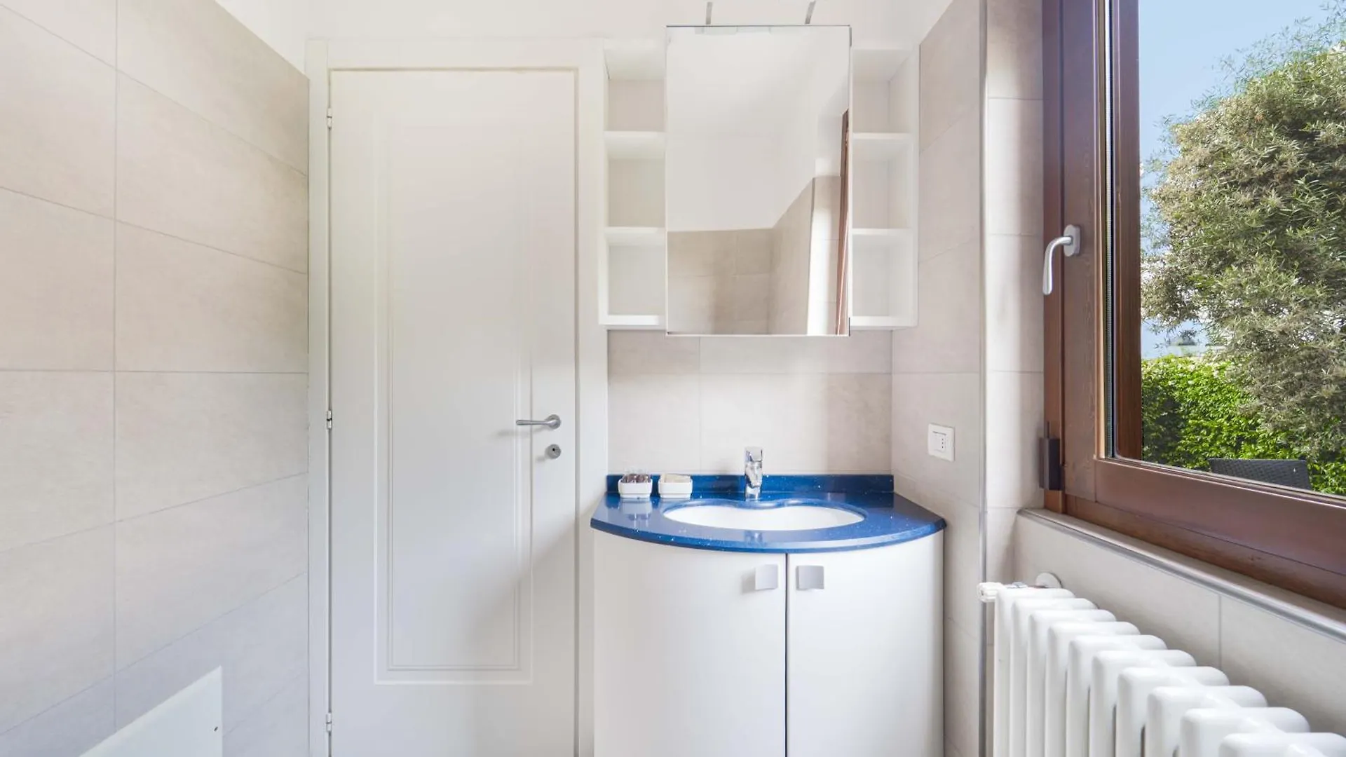 Belpaese Apartment Колико