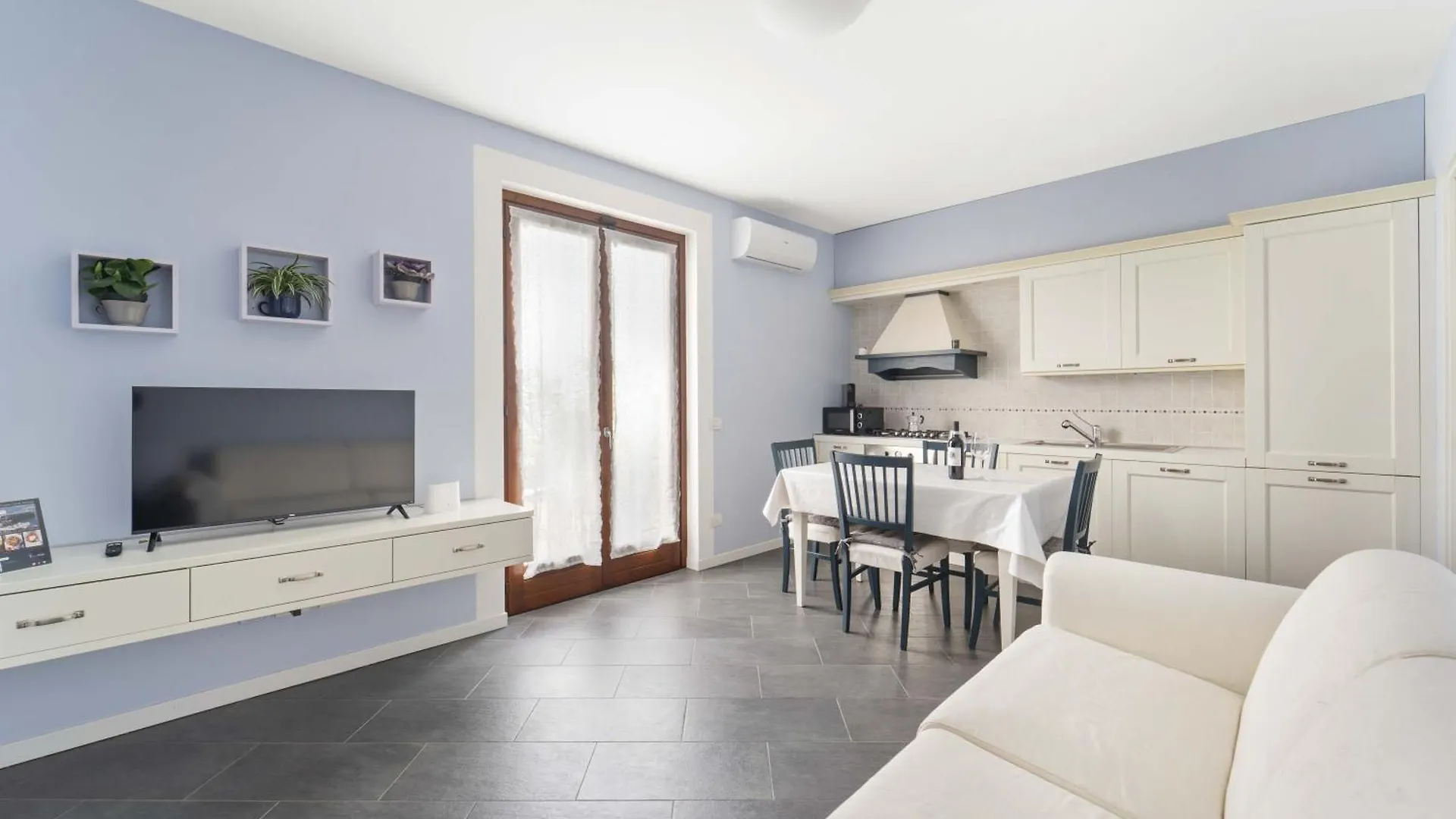 Belpaese Apartment Колико
